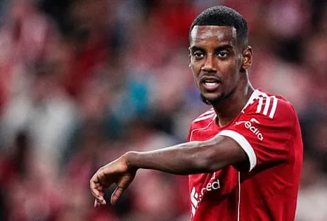 Alexander Isak's Debut Brings Star Power Amid Evident Rust
