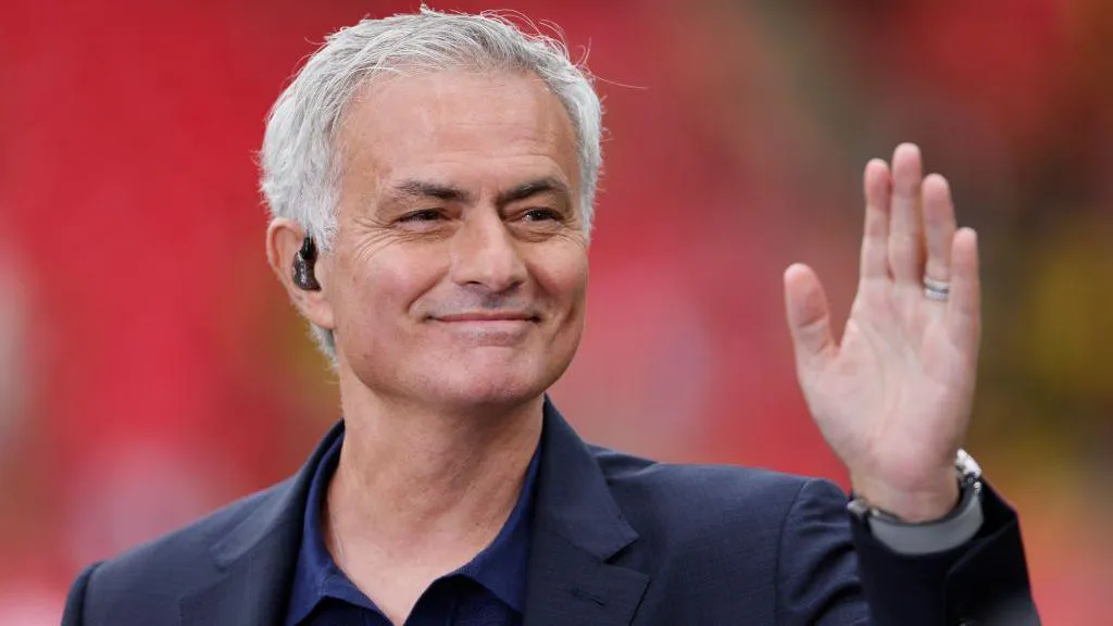 Who would say no to this Portuguese giant? - The Special One touches down for negotiations