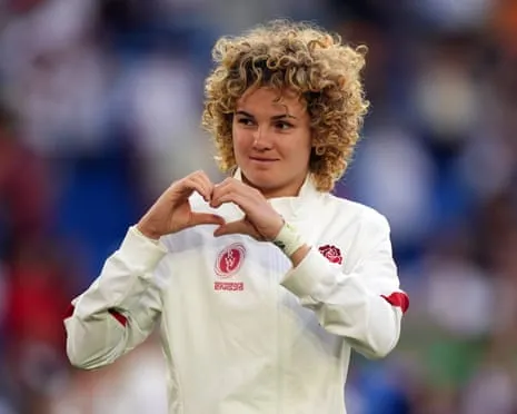 The Red Roses' Kildunne and Hannah Botterman Ready to Face France in Semi-final