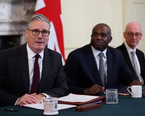 Starmer Presides Over Cabinet Session Amid Increasing Strains After Resignation of Senior Adviser