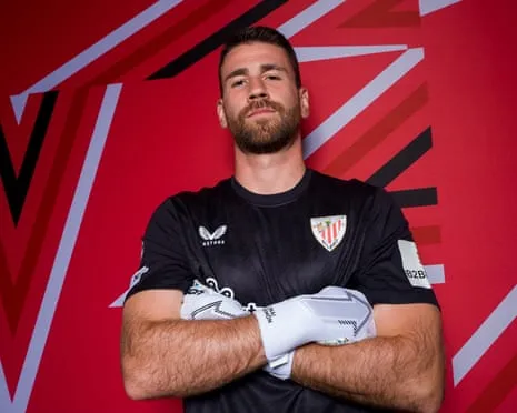 Unai Simón: ‘Conseguir una copa con el Athletic me satisface mucho más que 10 títulos fuera de aquí’