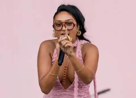 Joy Crookes Embracing Perfectionism – Her Art Thrives for It